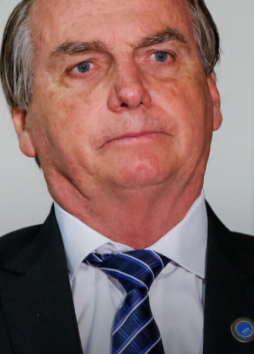 Ministros do STF criticam relatório da PF para indiciar Bolsonaro