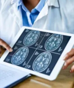 Anvisa aprova novo medicamento para tumor no cérebro; veja como funciona