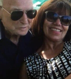 Condenada pelo 8/1, idosa com comorbidades enfrenta rotina na cadeia com auxílio de andador