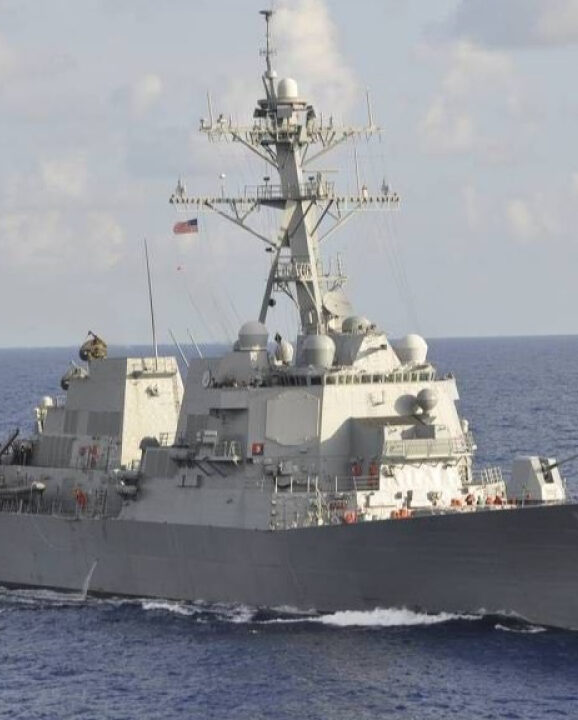Navios enviados por Trump têm mais poder de fogo que a Venezuela