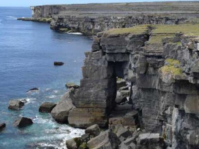 País europeu paga quase R$ 500 mil para brasileiros viverem em uma ilha