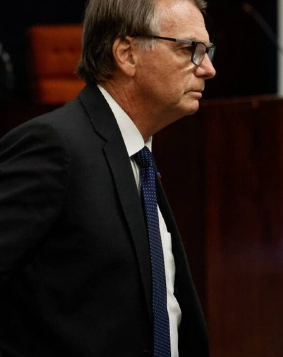 Defesa de Bolsonaro chama acusação da PGR de absurda e diz que ex-presidente determinou transição, não golpe