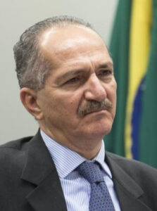 Ex-ministro de esquerda diz que 8/1 foi transformado em golpe para tirar Bolsonaro das eleições de 2026; VEJA VÍDEO