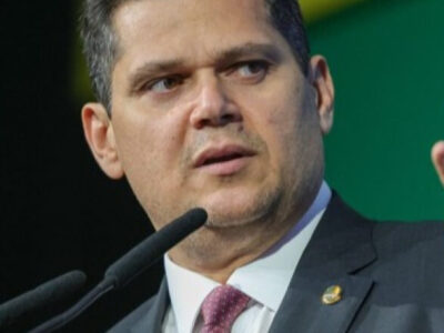 Ministério das Comunicações decide cassar rádio ligada a rival de Alcolumbre no Amapá