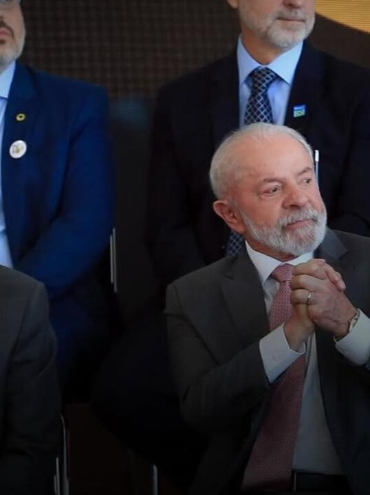 Nos bastidores; Lula exalta Tarcísio e defende uma ‘direita domesticada’