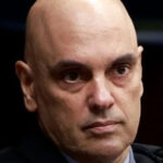 STF: Moraes Sob Pressão para Reverter Prisão Domiciliar de Bolsonaro, Revela Mônica Bergamo