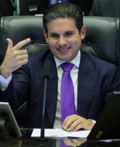 MP pede que TCU apure indícios de rachadinha em gabinete de Hugo Motta