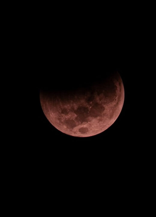 Eclipse lunar mais longo do ano será transmitido. Veja quando e onde