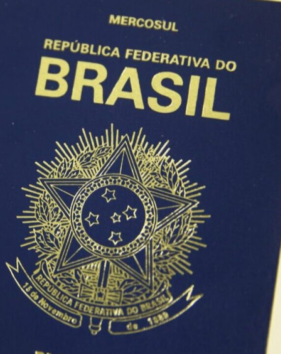 Felipe Neto, Erika Hilton e Anitta poderão perder seus vistos