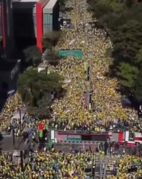 Manifestação na Paulista pelo impeachment de Lula e Moraes fica completamente lotada