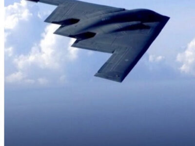 EUA mobilizam drones e Maduro é levado para bunker em meio a tensões