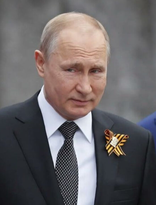 Rússia vai exigir instalação em celulares de aplicativo estatal de mensagens que monitora usuários
