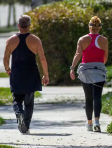 ‘Caminhada japonesa’ pode ser mais eficaz que 8 mil passos por dia, diz estudo