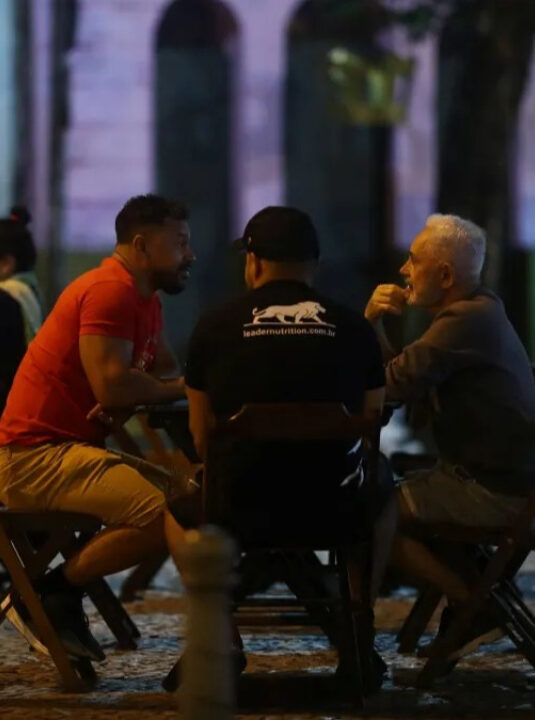 Serviços no Brasil caem em julho ao menor nível dos últimos quatro anos, aponta PMI