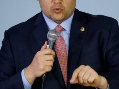 Segundo Alcolumbre, ele e Motta se sentem ‘esmagados’ e sob ameaça permanente de ter que escolher um lado