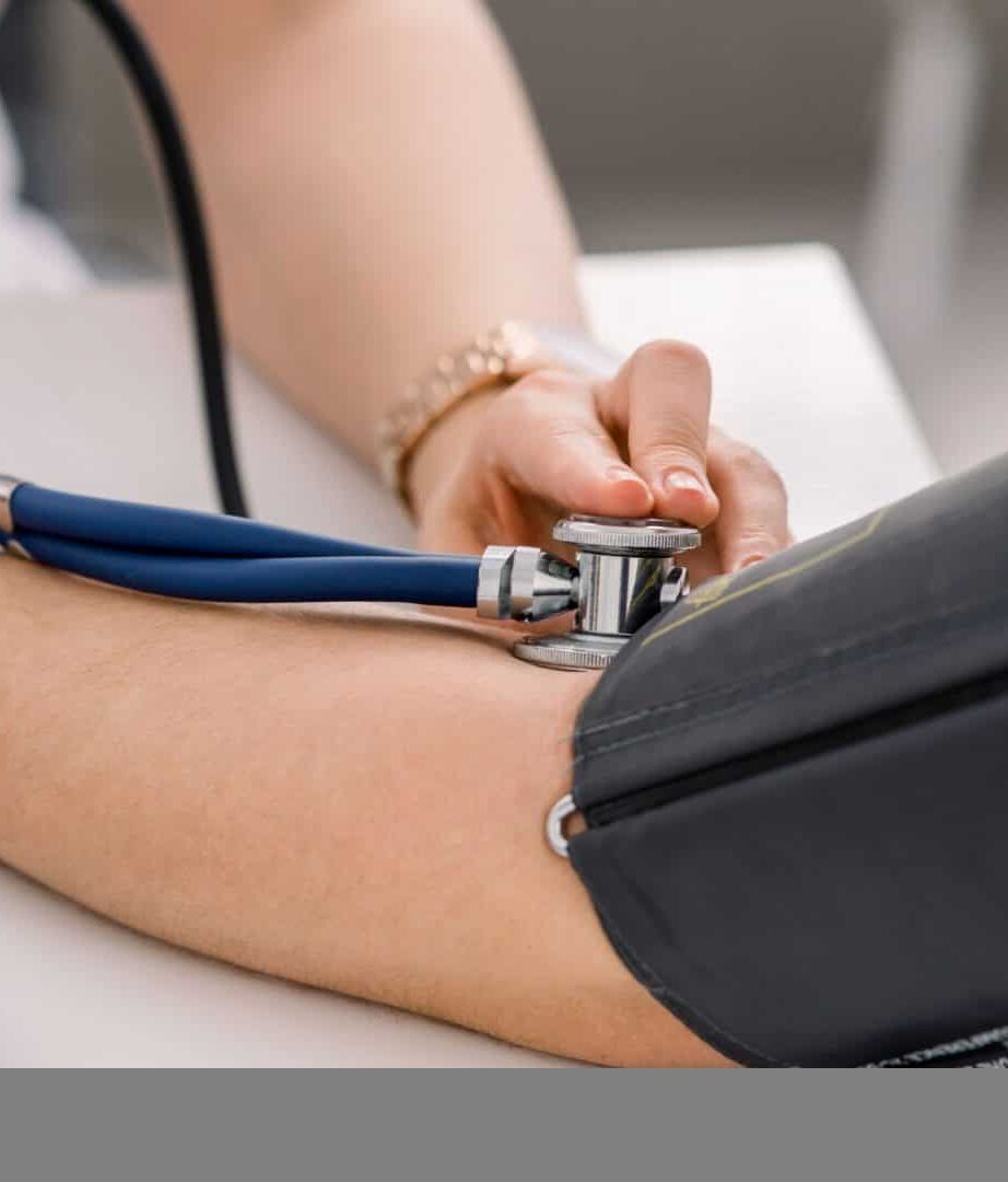 Novo adesivo permite monitorar pressão arterial de um jeito mais fácil