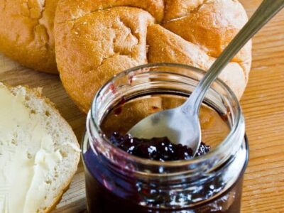 Receita de pãozinho sem trigo e sem ovos fácil para o café da manhã