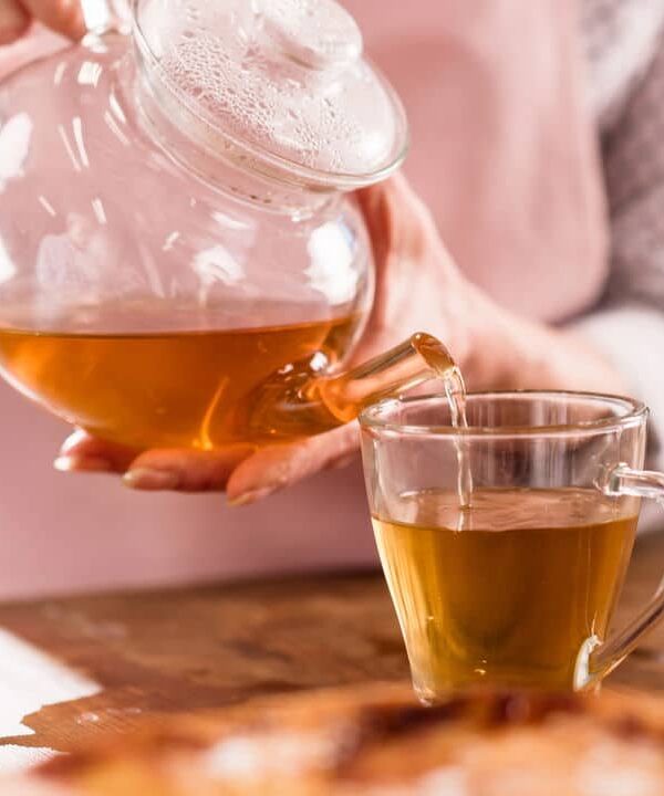 Este chá anti-inflamatório ajuda a emagrecer e protege o coração de forma natural