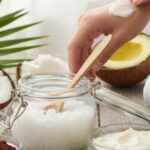 Os truques com óleo de coco para revolucionar seus cuidados de beleza
