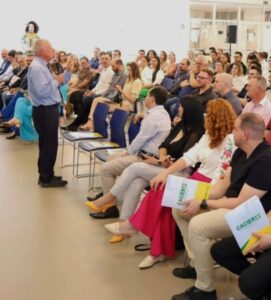 Associativismo: dirigente de Marília participa de congresso empresarial no Paraná com palestras e debates sobre temas estratégicos ao comércio