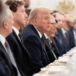 Microfone da Casa Branca capta confissão de Zuckerberg a Trump