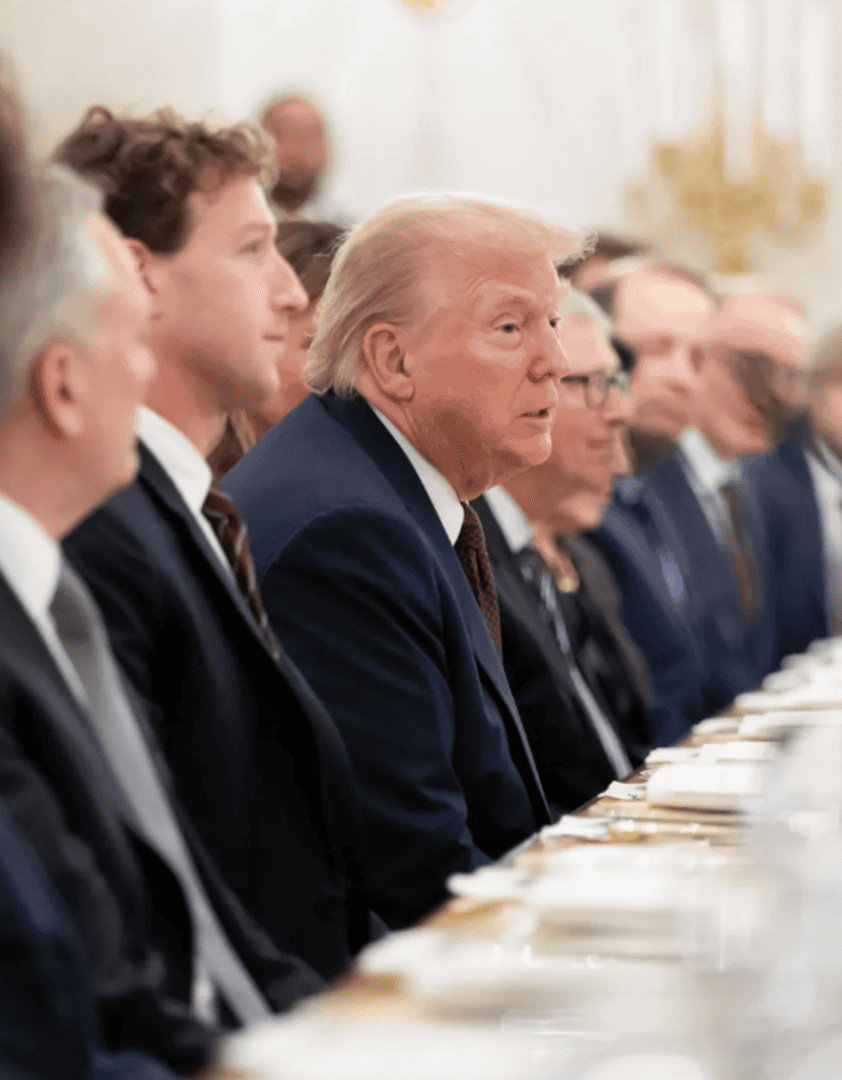 Microfone da Casa Branca capta confissão de Zuckerberg a Trump
