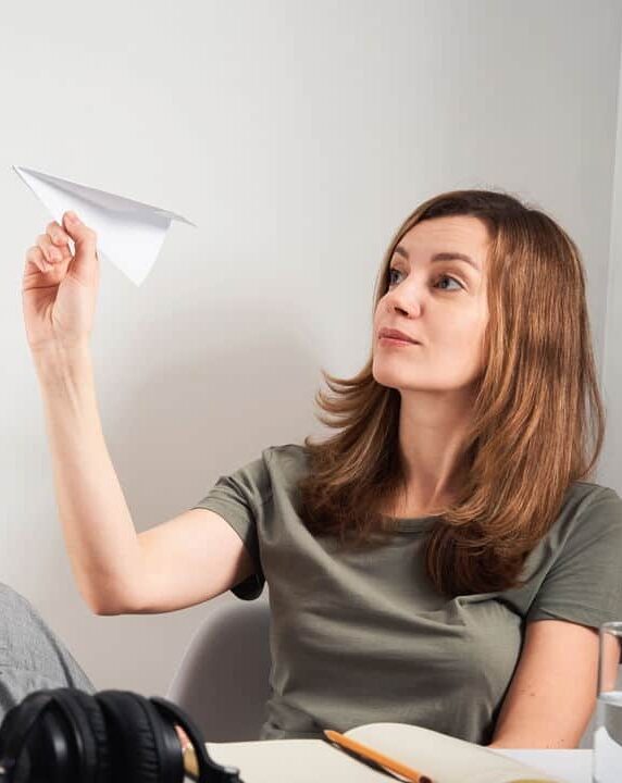 Por que pessoas inteligentes procrastinam tanto, de acordo com psicólogos