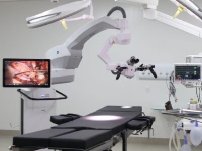 Ampliação do Centro Cirúrgico com 4 novas e tecnológicas salas e mais 10 novos leitos de recuperação é inaugurada pela Santa Casa de Marília. Expansão contou com apoio da população e autoridades. 70% do atendimento é pelo SUS. Confira!