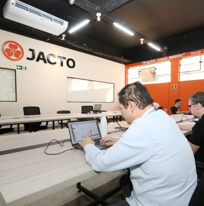 Unimar e Jacto inauguram espaço de inovação, o Espaço Jacto, no Parque Tecnológico da Universidade. Um marco para a região, fortalecendo integração entre academia e o setor produtivo. Veja a importância