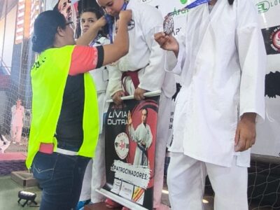 Aluna do Projeto Social Esportivo de Marília, Lívia Dutra, conquista o Ouro no VI Open Nacional de Karatê, em Três Lagoas-MS pela categoria Kumite Sub-12