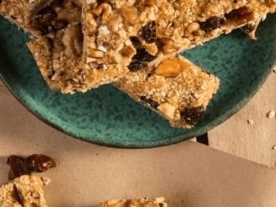 Faça sua própria BARRINHA de CEREAIS. Trouxemos também cardápio para antes e depois dos treinos. Receitas super fáceis, com ingredientes e passo a passo. Confira!