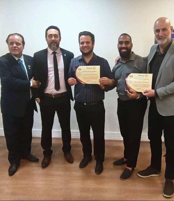 Rotary Club de Vera Cruz destaca empresas e instituições que ajudaram na compra e distribuição de 750 lanches da campanha do McDia Feliz em Marília
