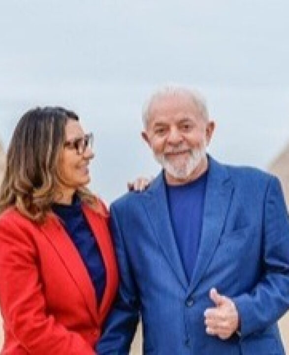 Gasto com viagens de pessoas sem cargo cresceu 213% no governo Lula