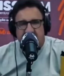 Ratinho detona Júnior Lima e Chico Buarque: ‘Rico de esquerda é fácil’; VEJA VÍDEO