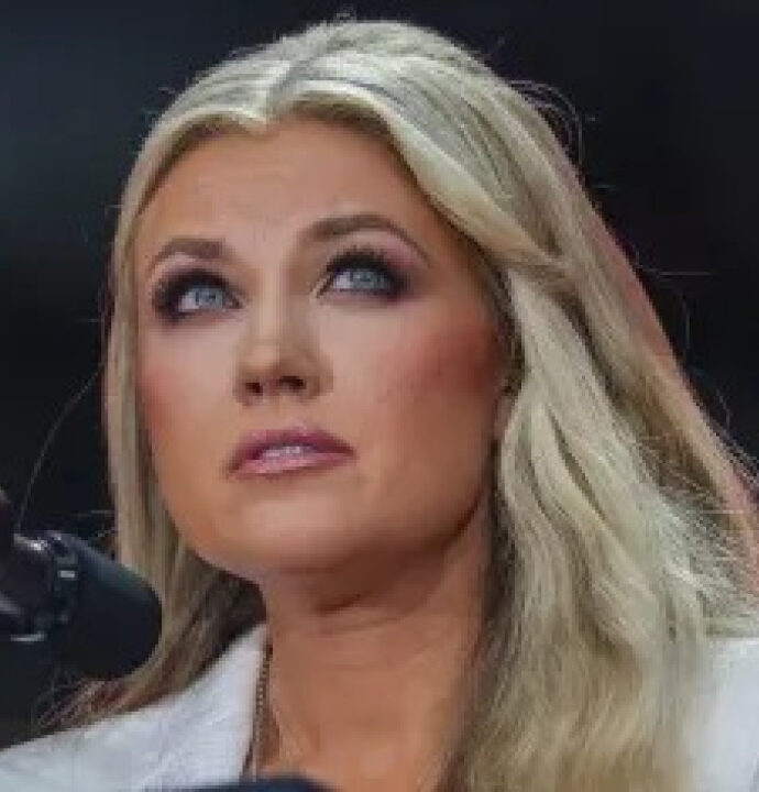 Erika Kirk diz perdoar assassino de Charlie Kirk: Pai, perdoa-os, porque eles não sabem o que fazem’; VEJA VÍDEO