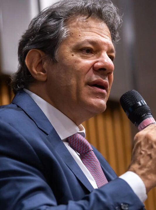 Haddad defende fim da estabilidade a servidores públicos que não cumprirem metas