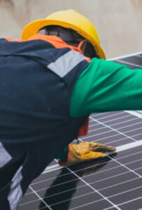 Nova tarifa sobre energia solar ameaça 80% dos projetos no Brasil