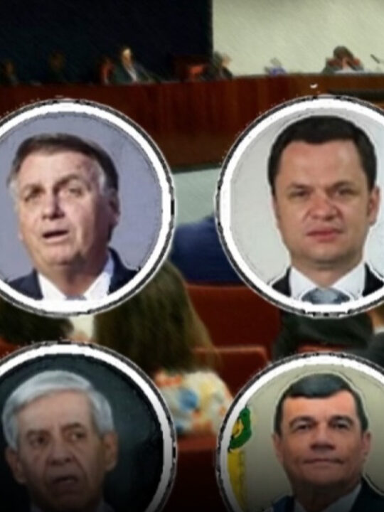 STF pede retirada de patente de Bolsonaro e generais condenados