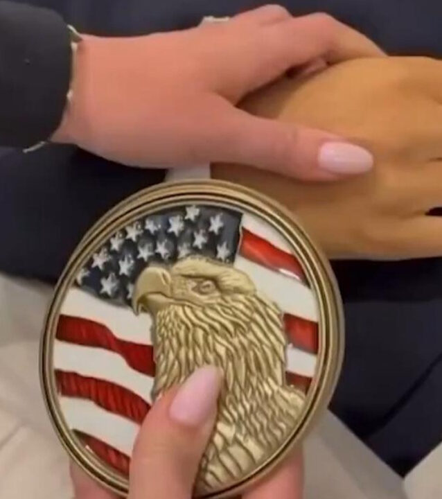 Imagens fortes: viúva de Charlie Kirk choca ao mostrar corpo no caixão; VÍDEO