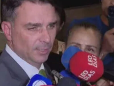 Senador Flávio Bolsonaro atualiza sobre saúde do pai e manda recado para Alexandre de Moraes