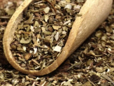 A erva que é útil contra as dores da artrose e ajuda a produzir colágeno