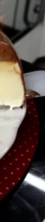 PUDIM DE SORVETE COM CALDA DE CHOCOLATE: COMO FAZER A SOBREMESA QUE SURPREENDE, MAS É FÁCIL DE FAZER