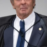 Após mais de 12h, Fux vota pela absolvição de Bolsonaro e 5 réus