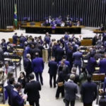 Câmara dos Deputados acaba de aprovar a PEC da Blindagem, com texto que prevê que investigações de parlamentares dependam de aval do Congresso