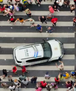 Polícia é hostilizada em manifestação da esquerda na Avenida Paulista