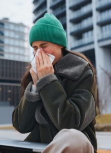 Atchim! Médicos explicam por que você não deve segurar o espirro
