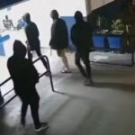 Bandidos fortemente armados invadem hospital no RJ e causam terror em busca de rival