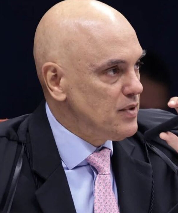 Moraes determina início do cumprimento de pena de ‘Débora do Batom’