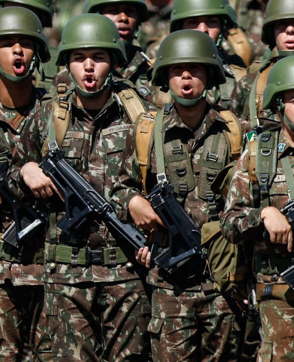 Exército tem contrato com fintech suspeita de atuar para o PCC e estuda rompimento