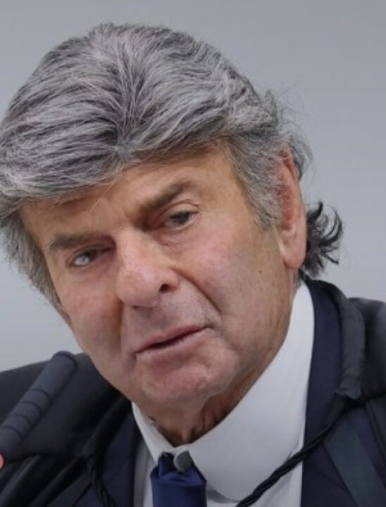 Fux compara julgamento de Bolsonaro à ‘perseguição às bruxas, judeus e hereges’